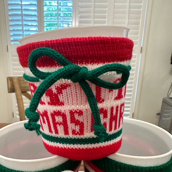 6 Merry Christmas Cups with Crocheted Covers - Picture 2 of 9